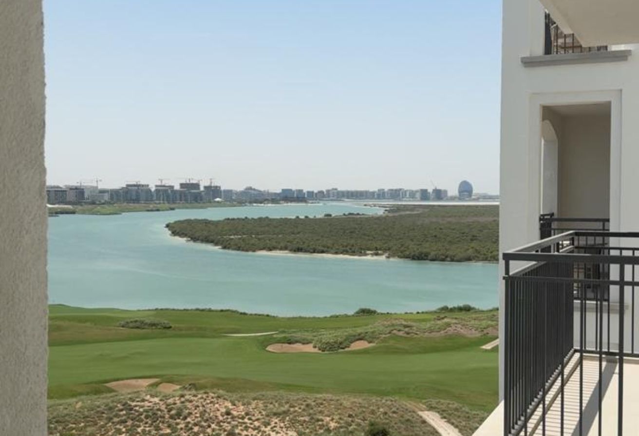 YGC Spacious 1 BR | High Floor | Canal & Golf View